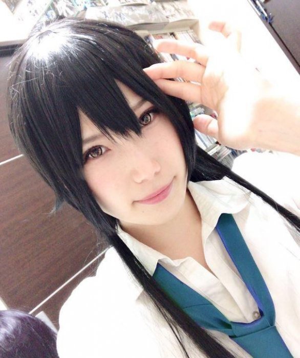 正妹連打電動都正!天菜Coser曝私生活照 「萌女→阿宅」 9萬網友都看呆了….