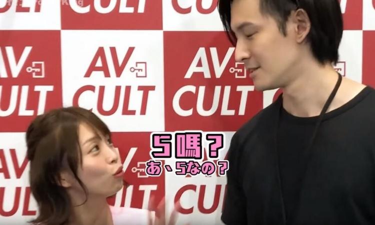 成人展各種巨乳妹看到爽!超有梗「撩妹搭訕術」曝光…妹子心花怒放:等等直接去XX了?