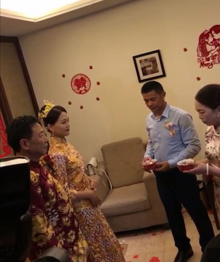 轟動婚禮!62歲新郎娶「90後幼齒妹」新娘仙氣+高顏值…眾人亮了!眼尖排場94霸氣