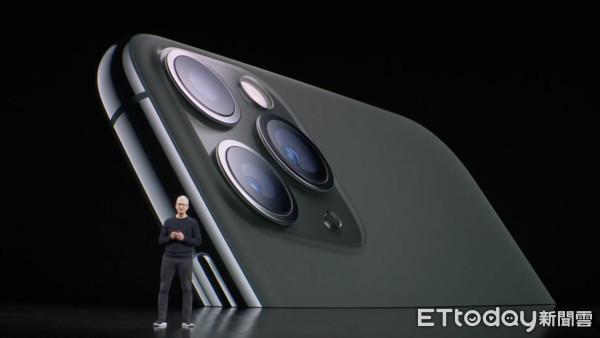 網狂p圖惡搞!iPhone三鏡頭原來是「三眼烏鴉」 狂酸:未來就是珍奶了吧