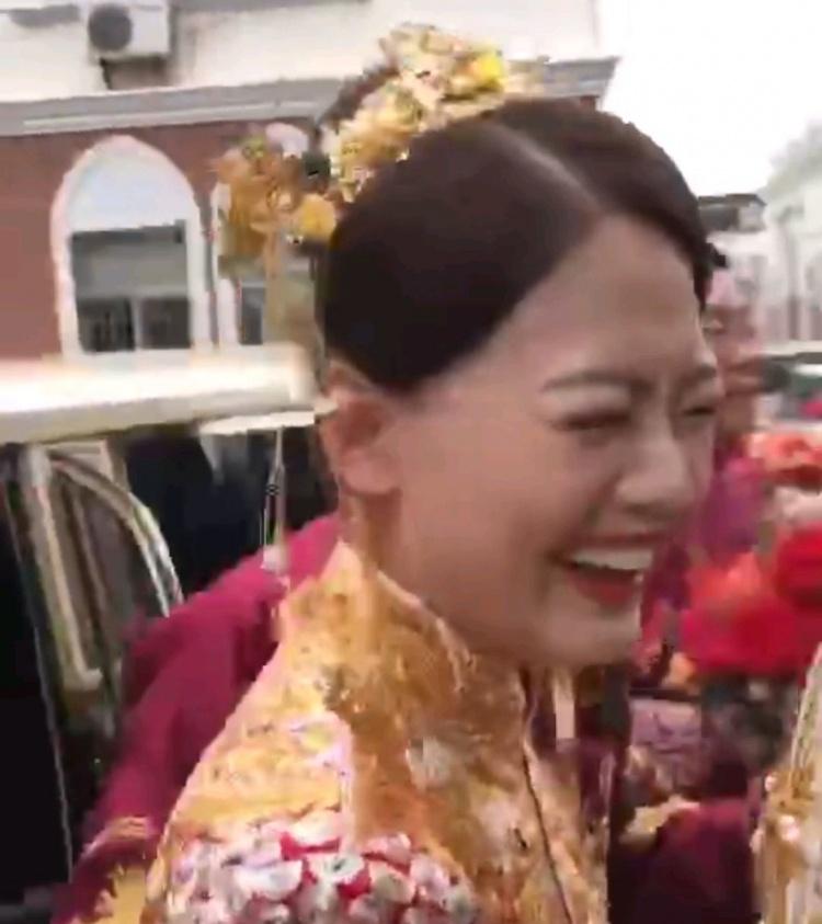 轟動婚禮!62歲新郎娶「90後幼齒妹」新娘仙氣+高顏值…眾人亮了!眼尖排場94霸氣