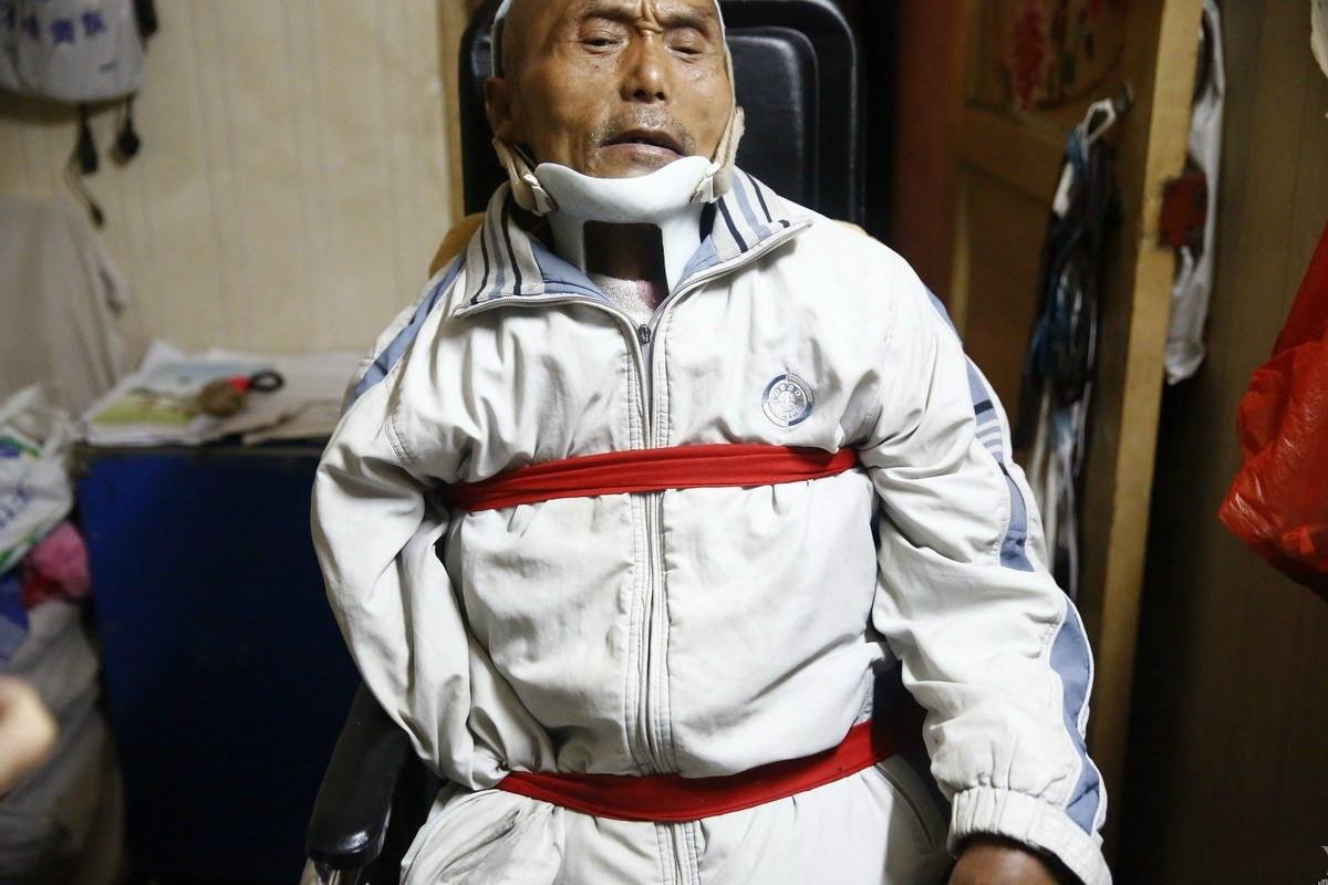 街頭捕捉15歲女童趴在地上!幼小的她「扮成牛騎一次5元」背後故事讓人鼻酸...:心疼