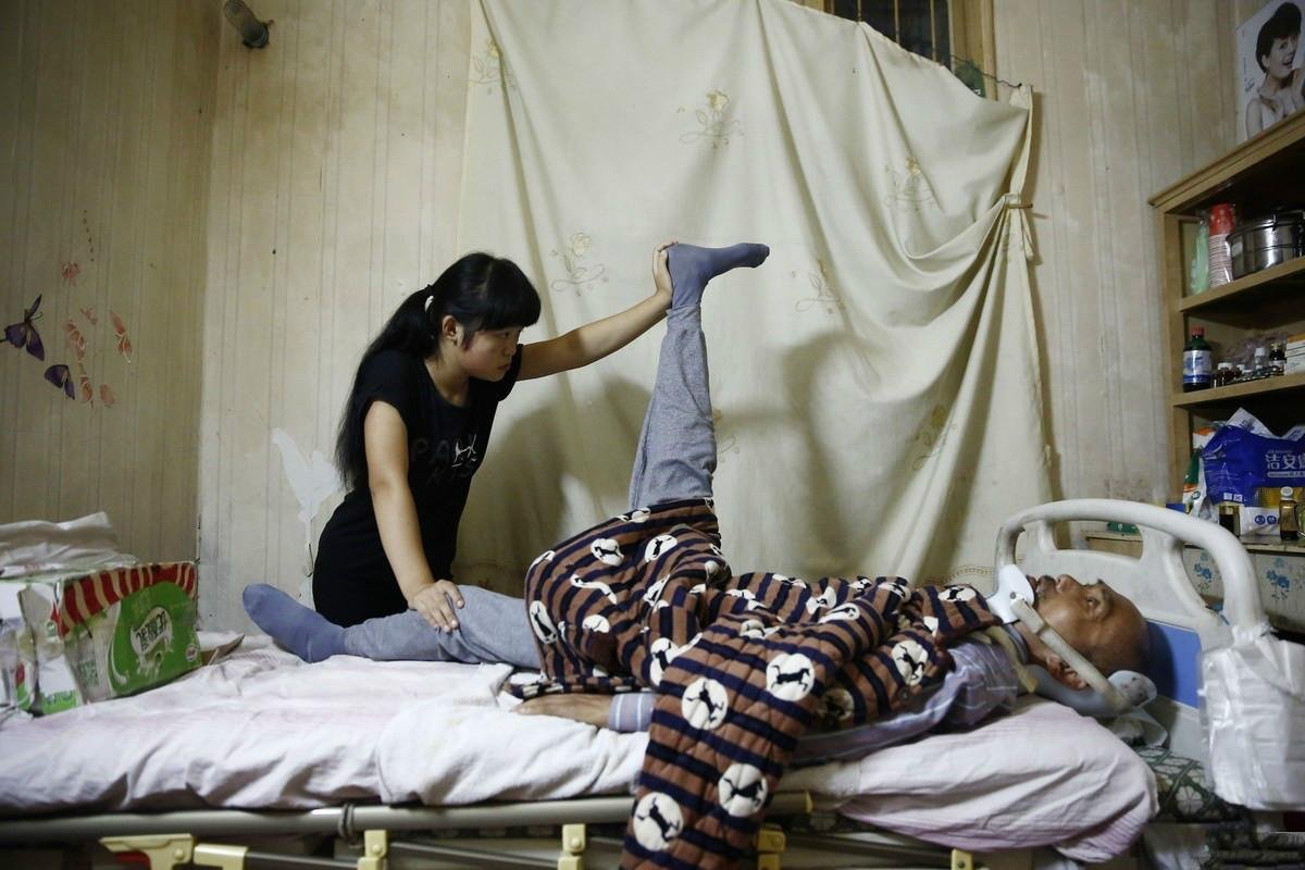 街頭捕捉15歲女童趴在地上!幼小的她「扮成牛騎一次5元」背後故事讓人鼻酸...:心疼