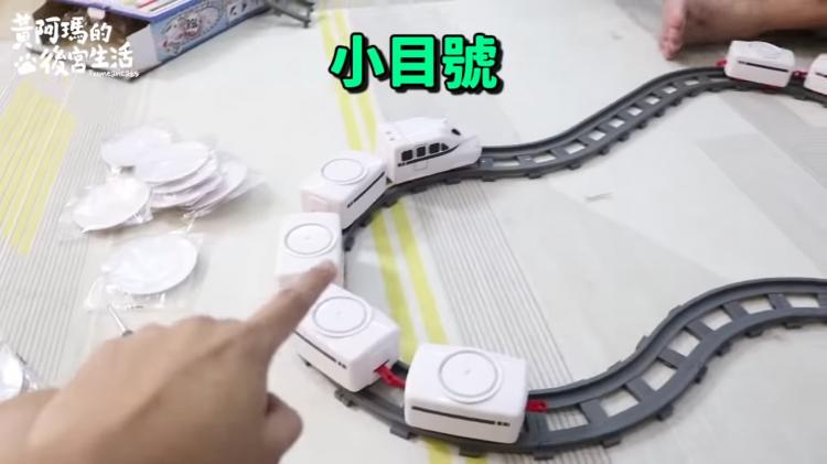 如果貓也能吃爭鮮...萌度爆表「貓吃迴轉壽司」邊走邊吃超可愛!:喵星人要來毀滅車站!