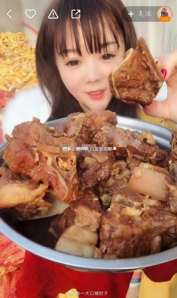 一胖毀所有!直播主做吃播後顏值大崩壞...「剛入行超青澀照」曝光 驚呆:這哪位啦!
