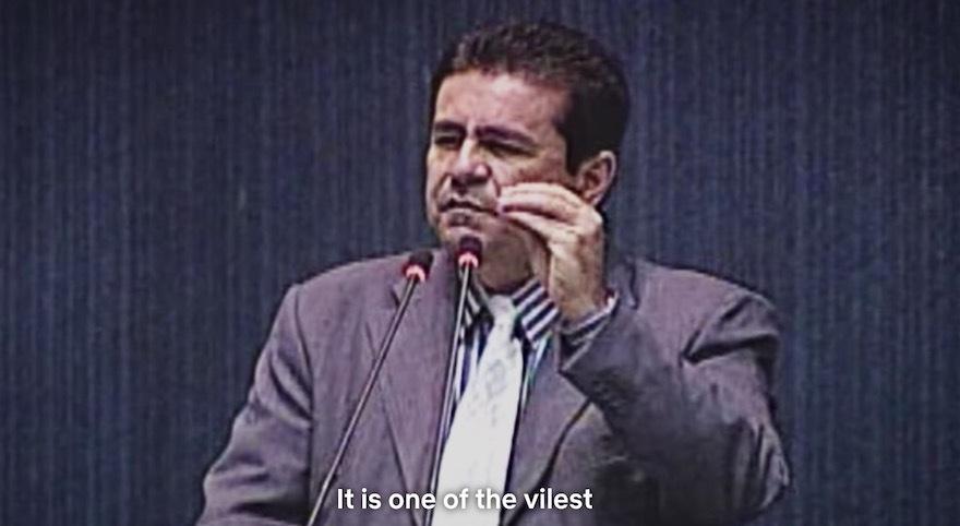 史上最扯的節目!犯罪分析師為了收視率竟選擇自己買兇殺人...最終真的玩火自焚了