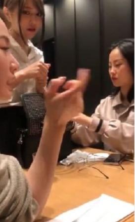 日本遊遇「暗黑AV女優」幫點餐 陸網友瘋喊:我可以!