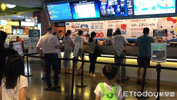 他問「電影院為何不推月、年票?」 內行點破真相:會虧爆...曝國外製度