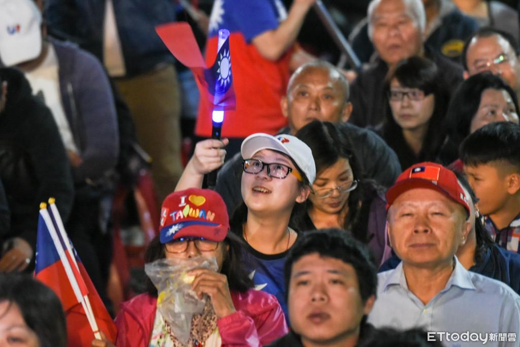 小英800萬票就請全台吃雞排　粗估花14.2億「急關FB神隱」！老婆出面回應了