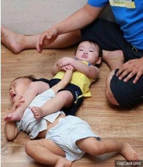 3搞笑內涵趣圖：這是熱還是冷啊！！！ 難道是傳說中的基友嗎？ 包你笑到不行
