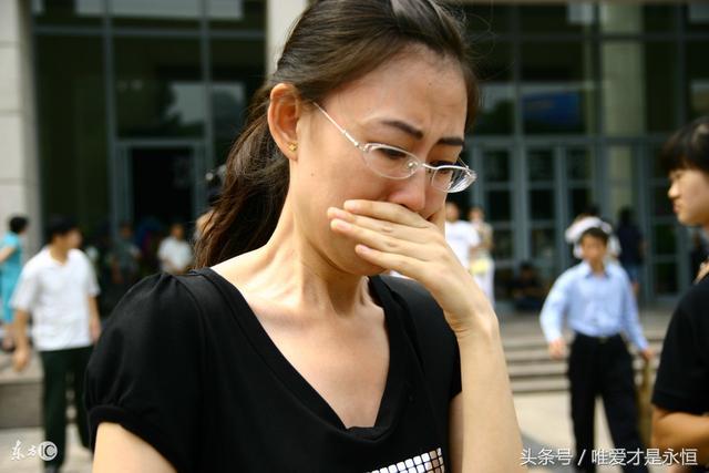 單身小叔子借我十萬元，老公去世後，他的報恩方式讓我夜不能寐！