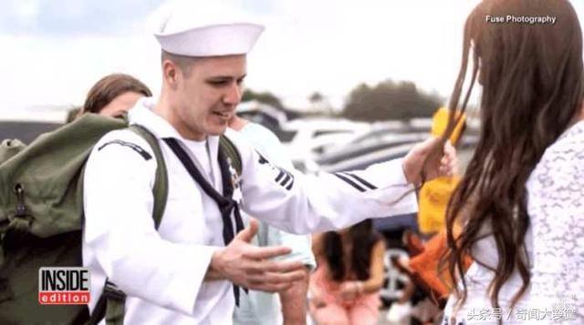 海軍老公終於回家, 老婆迎接露出大肚子他嚇到說不出話