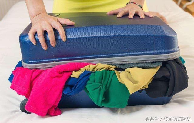 同一個行李箱，空姐能裝的衣服為什麼是你的兩倍？春節旅遊必學！