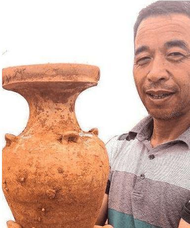 工地挖出明朝酒壇，打開後酒香醉人，專家卻說喝不得