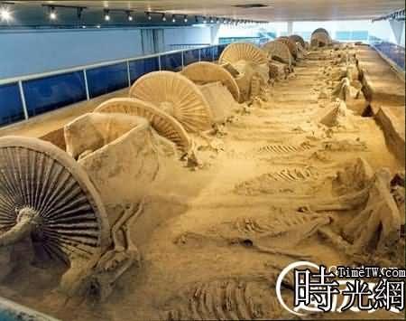 史上最牛的祖墳，鐵路因它而改道，光緒帝都忌它三分，裡頭埋的竟然是這號人物...