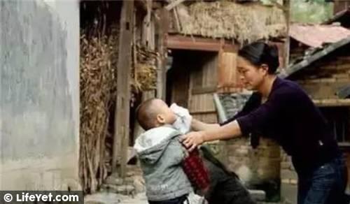 有一位年輕寡婦～白天在富人家裡做女傭，晚上卻被主人要求留下幹這種事… 有錢人就是這樣霸道！