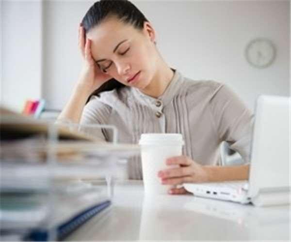 她把「花露水」滴在電風扇裡，別人以為她瘋了，結果嚇了一跳，沒想到還有這樣的妙用，太實用了，不看可惜了！