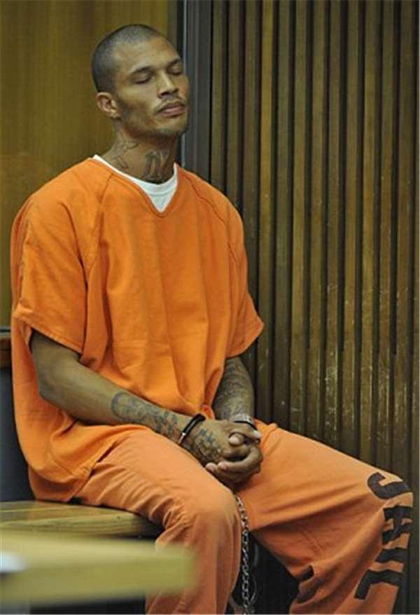 一张狱照让他从囚犯变热模,却没让他改变本性.