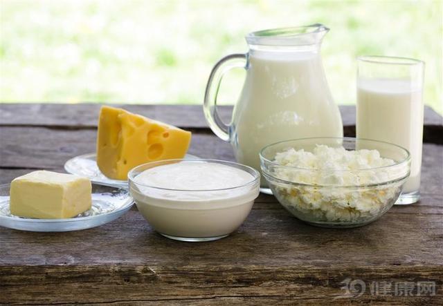 再次提醒：4種食物會讓血脂「直升」，你還是管不住嘴！