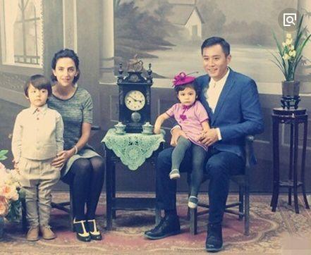 著名演員，為照顧患病妻子三年不拍戲，今妻子容顏蒼老仍不離不棄
