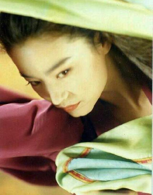 港片女神63歲林青霞離婚，網曝男方為生兒子傳宗接代、已有了新歡